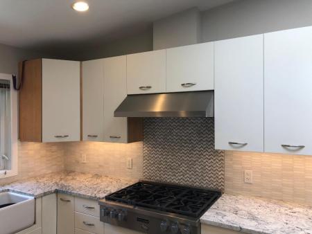 2-Tone Marble Mosaic Tile Backsplash - Landsdowne