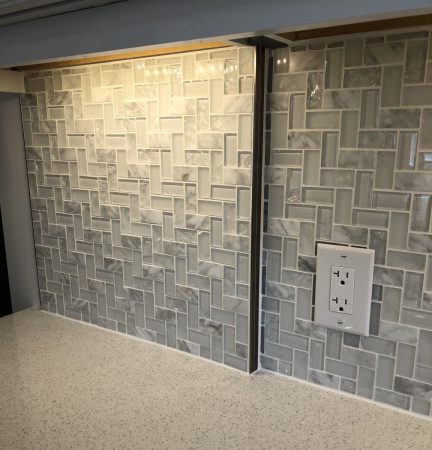 White Marble and Glass Mosaic Tile Backsplash - Maplewood - Detail