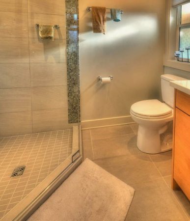 Corner Shower with Gumdrop Mosaic Tile Accent - Lansdowne