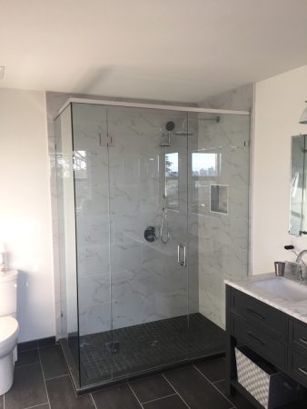 White Tile Walk In Shower with Black Floor and Niche Box - Monterey