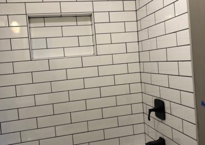 Subway Tile Tub Surround with Niche Box and Black Grout - Langford